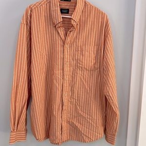 Orange and white checkered long sleeve
button down perfect for fall pictures🍁🍂